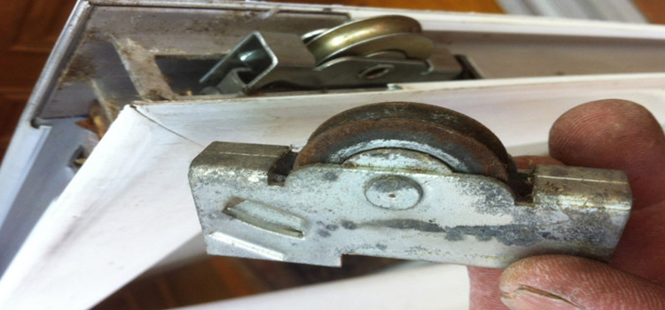 screen door roller repair in Blythe